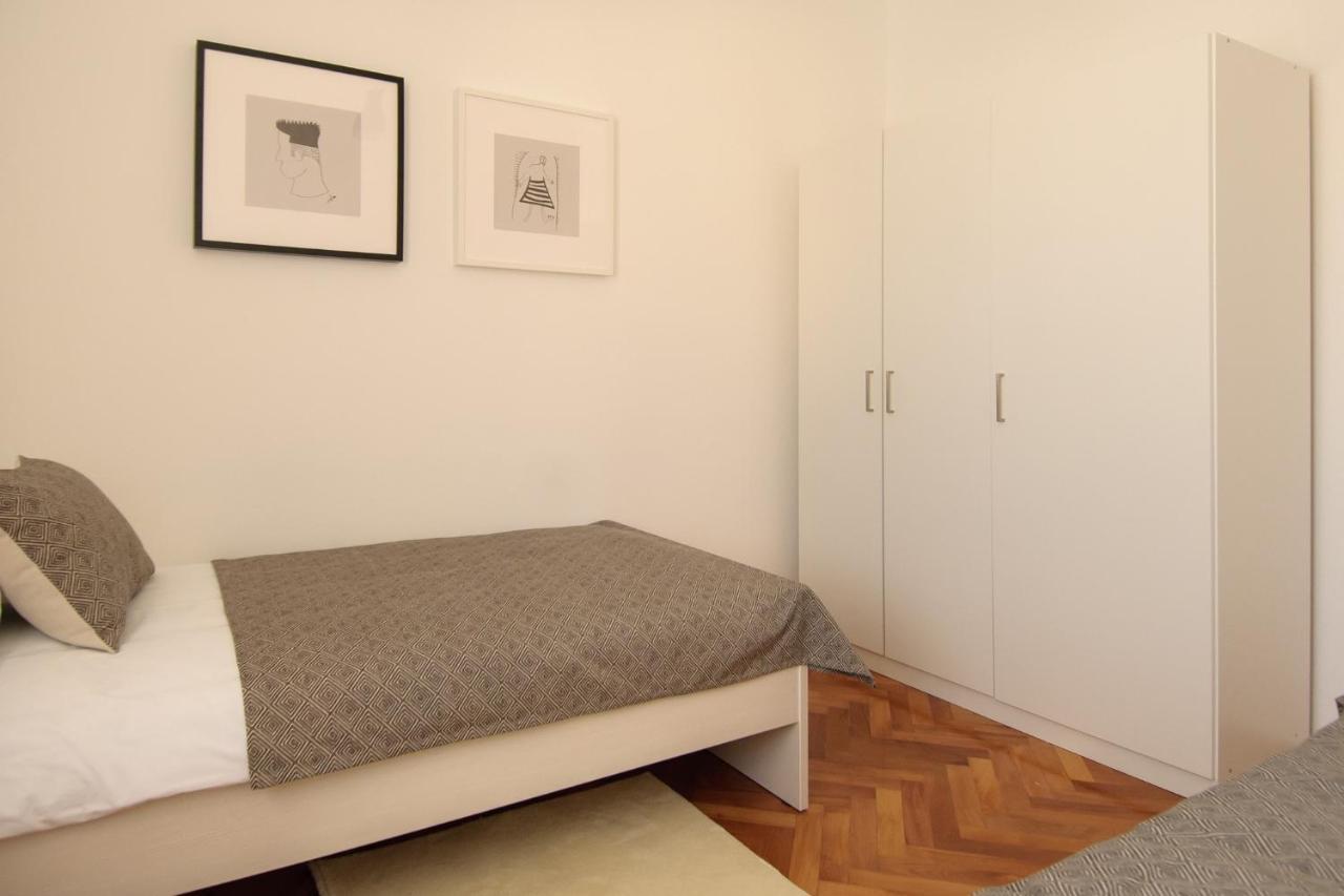 Julie City Centre Porec Apartment Exterior foto