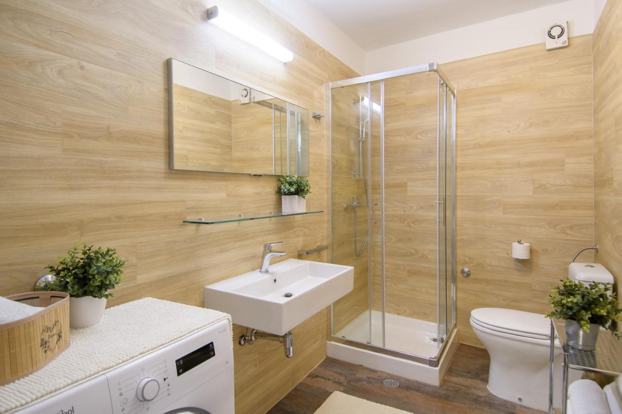 Julie City Centre Porec Apartment Exterior foto